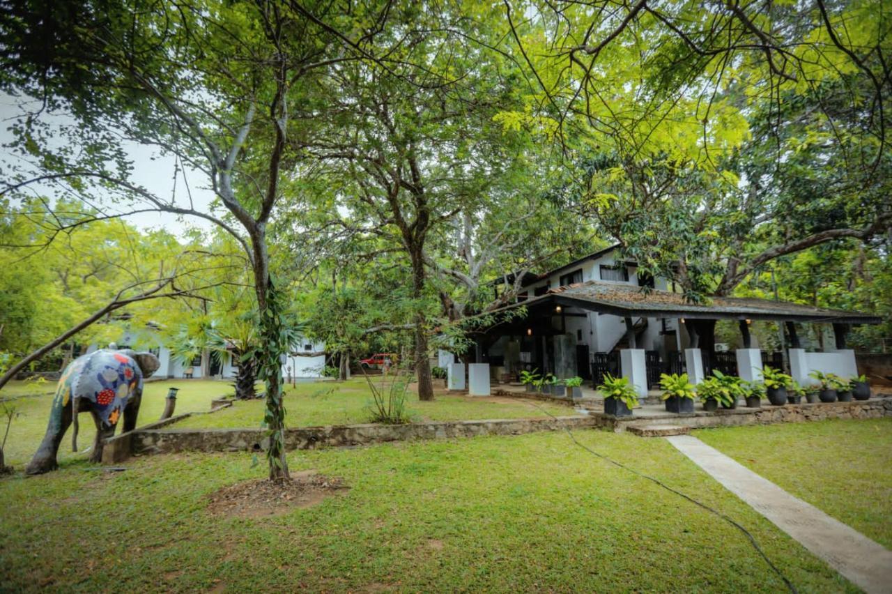 Hotel Sigiriya Kele Exterior photo