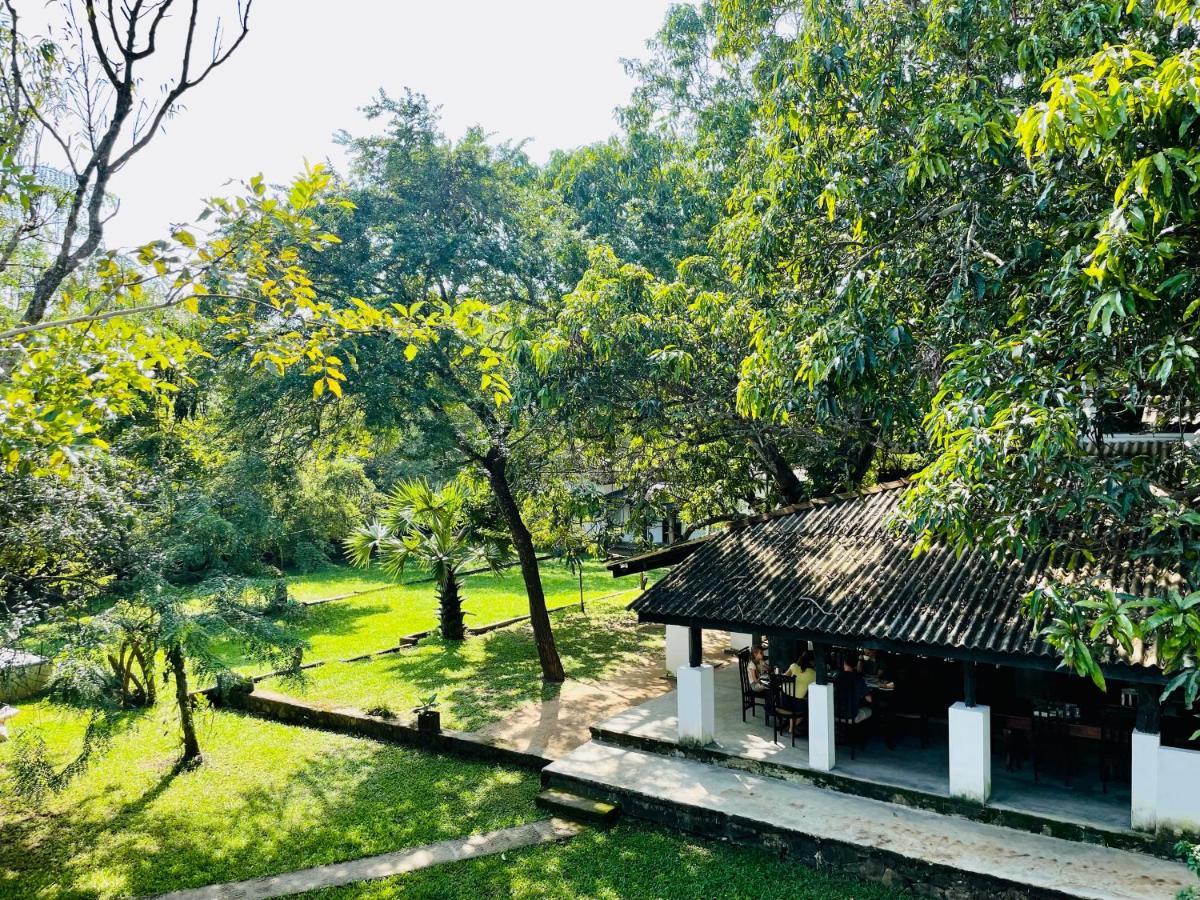 Hotel Sigiriya Kele Exterior photo